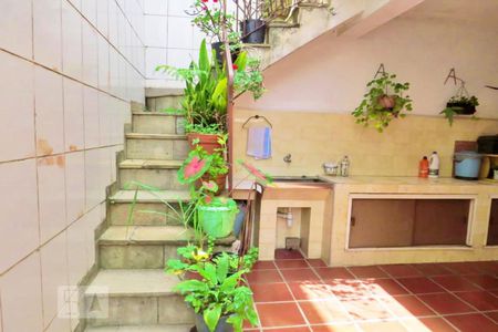 Casa de condomínio à venda com 125m², 3 quartos e 2 vagasÁrea de Serviço/Quintal