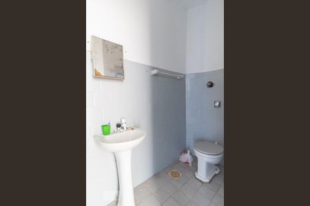 Banheiro de apartamento à venda com 1 quarto, 53m² em Navegantes, Porto Alegre