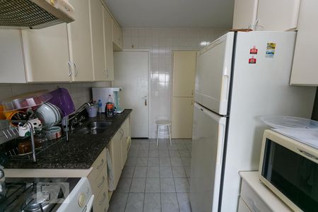 Apartamento à venda com 110m², 3 quartos e 2 vagasCozinha