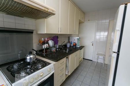 Apartamento à venda com 110m², 3 quartos e 2 vagasCozinha