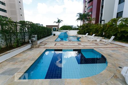 Apartamento à venda com 110m², 3 quartos e 2 vagasÁrea comum - Piscina