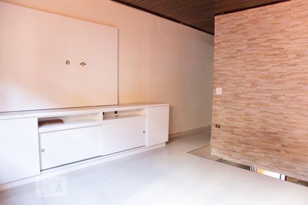 Sala de TV de casa para alugar com 2 quartos, 80m² em Vila Lageado, São Paulo