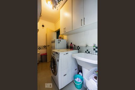 Casa à venda com 190m², 2 quartos e 2 vagas Casa à venda com 190m², 2 quartos e 2 vagasÁrea de Serviço