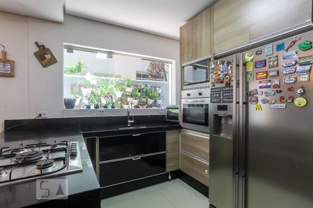 Casa à venda com 190m², 2 quartos e 2 vagas Casa à venda com 190m², 2 quartos e 2 vagasCozinha