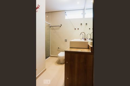 Casa à venda com 190m², 2 quartos e 2 vagas Casa à venda com 190m², 2 quartos e 2 vagasBanheiro Suíte 1