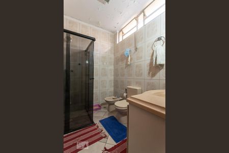 Casa à venda com 366m², 6 quartos e 5 vagasBanheiro Social