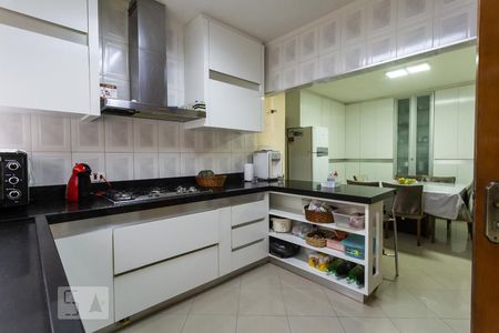 Casa à venda com 366m², 6 quartos e 5 vagasCozinha