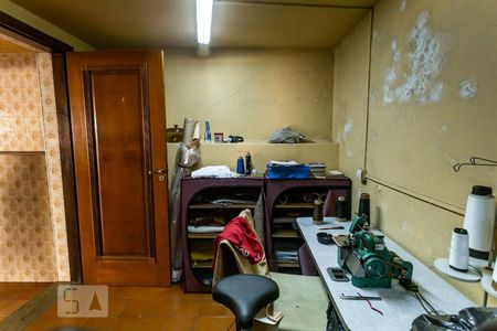 Casa à venda com 366m², 6 quartos e 5 vagasQuarto de Serviço