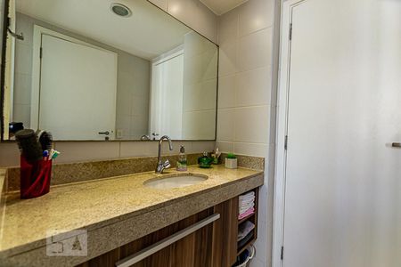 Apartamento à venda com 116m², 3 quartos e 2 vagasBanheiro da Suite Canadense 