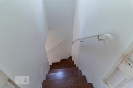 Casa à venda com 150m², 3 quartos e 3 vagasEscada