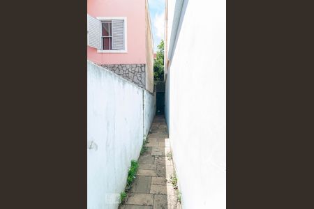 Casa à venda com 350m², 3 quartos e 2 vagasCorredor Externo