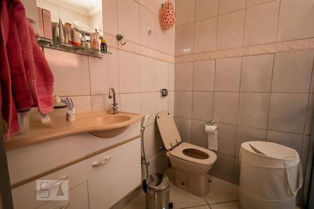 Casa à venda com 150m², 3 quartos e 4 vagasBanheiro da Suíte 2