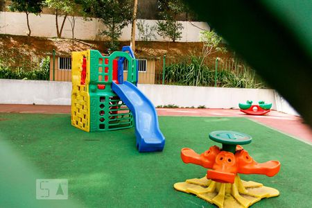 Apartamento para alugar com 50m², 2 quartos e 1 vaga Apartamento para alugar com 50m², 2 quartos e 1 vagaÁrea Comum - Playground