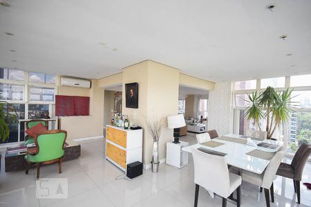 Sala de apartamento à venda com 4 quartos, 317m² em Paraíso do Morumbi, São Paulo