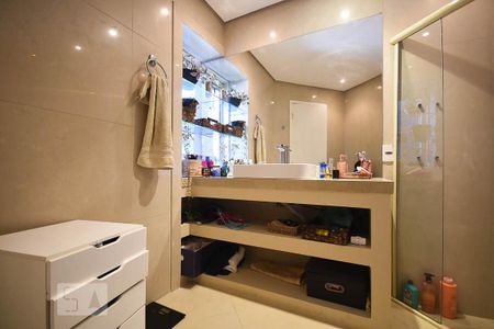 Apartamento à venda com 317m², 4 quartos e 5 vagasBanheiro suíte 3