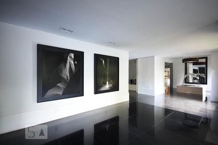 Apartamento à venda com 317m², 4 quartos e 5 vagasHall social