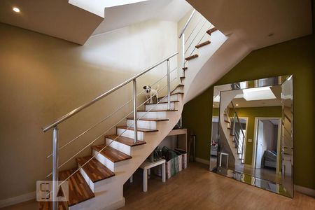 Apartamento à venda com 317m², 4 quartos e 5 vagasEscada