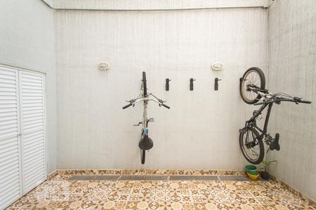 Bicicletário de kitnet/studio para alugar com 1 quarto, 17m² em Liberdade, São Paulo
