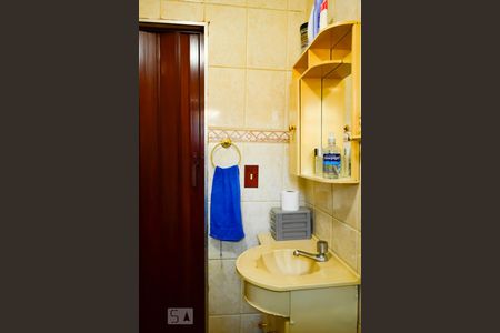 Casa à venda com 282m², 6 quartos e 5 vagasCasa2 Banheiro Detalhe Gabinete