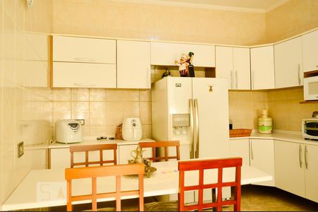 Casa à venda com 282m², 6 quartos e 5 vagasCasa1 Cozinha Armários