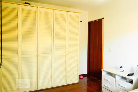 Casa à venda com 282m², 6 quartos e 5 vagasCasa2 Quarto 1 Guarda roupa casal