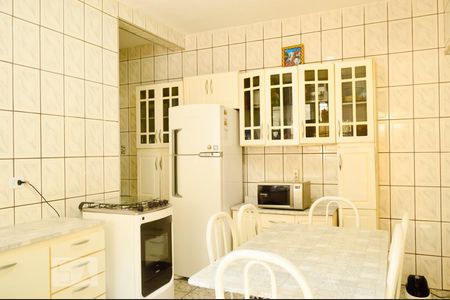 Casa à venda com 282m², 6 quartos e 5 vagasCasa2 Cozinha Vista Ampla