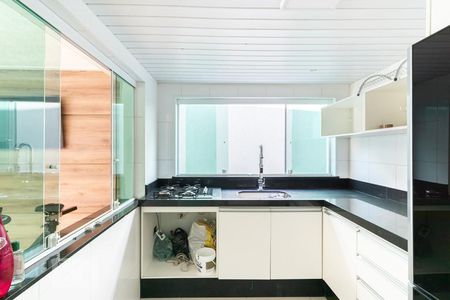 Casa à venda com 280m², 4 quartos e 2 vagas Casa à venda com 280m², 4 quartos e 2 vagasCozinha 2