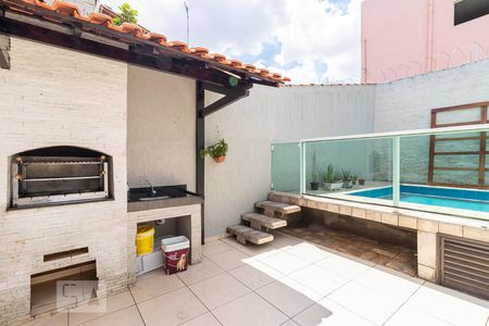 Casa à venda com 280m², 4 quartos e 2 vagas Casa à venda com 280m², 4 quartos e 2 vagasQuintal