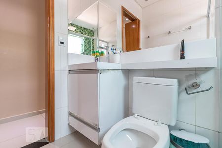 Casa à venda com 280m², 4 quartos e 2 vagas Casa à venda com 280m², 4 quartos e 2 vagasBanheiro 1