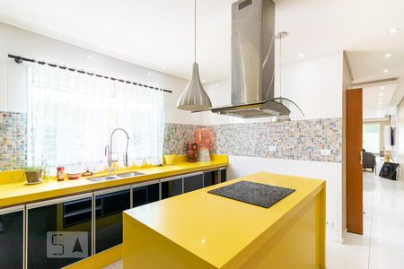 Casa à venda com 280m², 4 quartos e 2 vagas Casa à venda com 280m², 4 quartos e 2 vagasCozinha