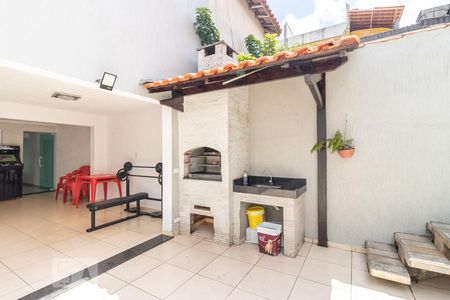 Casa à venda com 280m², 4 quartos e 2 vagas Casa à venda com 280m², 4 quartos e 2 vagasQuintal