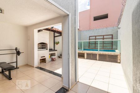 Casa à venda com 280m², 4 quartos e 2 vagas Casa à venda com 280m², 4 quartos e 2 vagasÁrea Externa