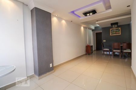 Sala de apartamento para alugar com 3 quartos, 88m² em Jardim Goiás, Goiânia