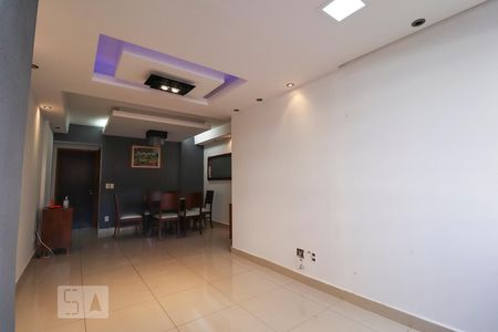 Sala de apartamento para alugar com 3 quartos, 88m² em Jardim Goiás, Goiânia