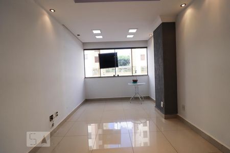 Sala de apartamento para alugar com 3 quartos, 88m² em Jardim Goiás, Goiânia