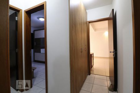 Corredor de apartamento para alugar com 3 quartos, 88m² em Jardim Goiás, Goiânia