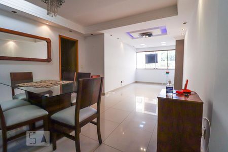 Sala de apartamento para alugar com 3 quartos, 88m² em Jardim Goiás, Goiânia