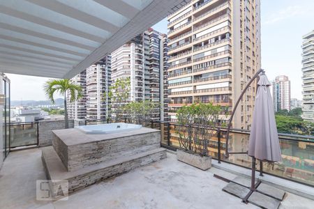 Apartamento à venda com 200m², 1 quarto e 2 vagasVaranda