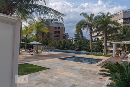 Apartamento à venda com 200m², 1 quarto e 2 vagasÁrea Comum - Piscina