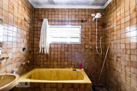 Casa à venda com 204m², 6 quartos e 1 vaga Casa à venda com 204m², 6 quartos e 1 vagaBanheiro da Suíte