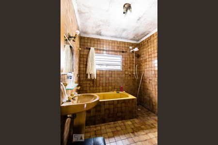 Casa à venda com 204m², 6 quartos e 1 vaga Casa à venda com 204m², 6 quartos e 1 vagaBanheiro da Suíte