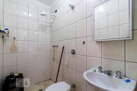 Casa à venda com 204m², 6 quartos e 1 vaga Casa à venda com 204m², 6 quartos e 1 vagaBanheiro do Corredor
