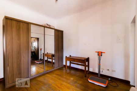 Casa à venda com 204m², 6 quartos e 1 vaga Casa à venda com 204m², 6 quartos e 1 vagaSuíte