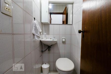 Lavabo de casa para alugar com 6 quartos, 290m² em Ipiranga, São Paulo
