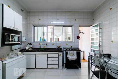 Casa à venda com 204m², 6 quartos e 1 vaga Casa à venda com 204m², 6 quartos e 1 vagaCozinha