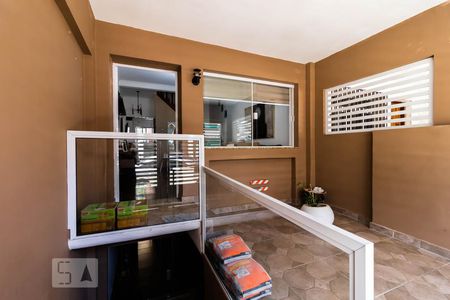 Casa à venda com 204m², 6 quartos e 1 vaga Casa à venda com 204m², 6 quartos e 1 vagaGaragem