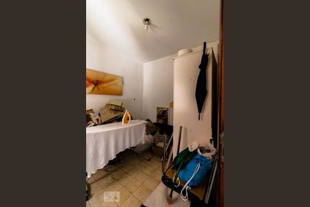 Casa à venda com 204m², 6 quartos e 1 vaga Casa à venda com 204m², 6 quartos e 1 vagaQuarto de Serviço