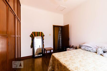 Casa à venda com 204m², 6 quartos e 1 vaga Casa à venda com 204m², 6 quartos e 1 vagaQuarto 1