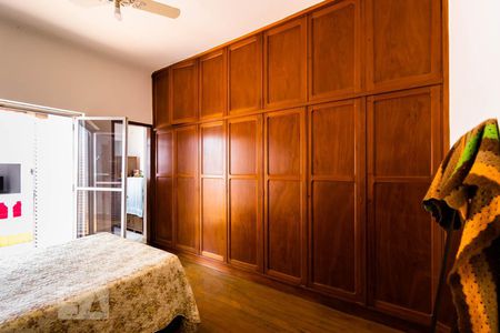 Casa à venda com 204m², 6 quartos e 1 vaga Casa à venda com 204m², 6 quartos e 1 vagaQuarto 1