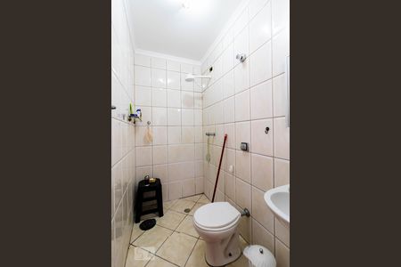 Casa à venda com 204m², 6 quartos e 1 vaga Casa à venda com 204m², 6 quartos e 1 vagaBanheiro do Corredor